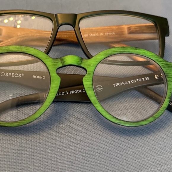 *2* Pairs of Fashion Reading Glasses +2.0 - Picture 3 of 16